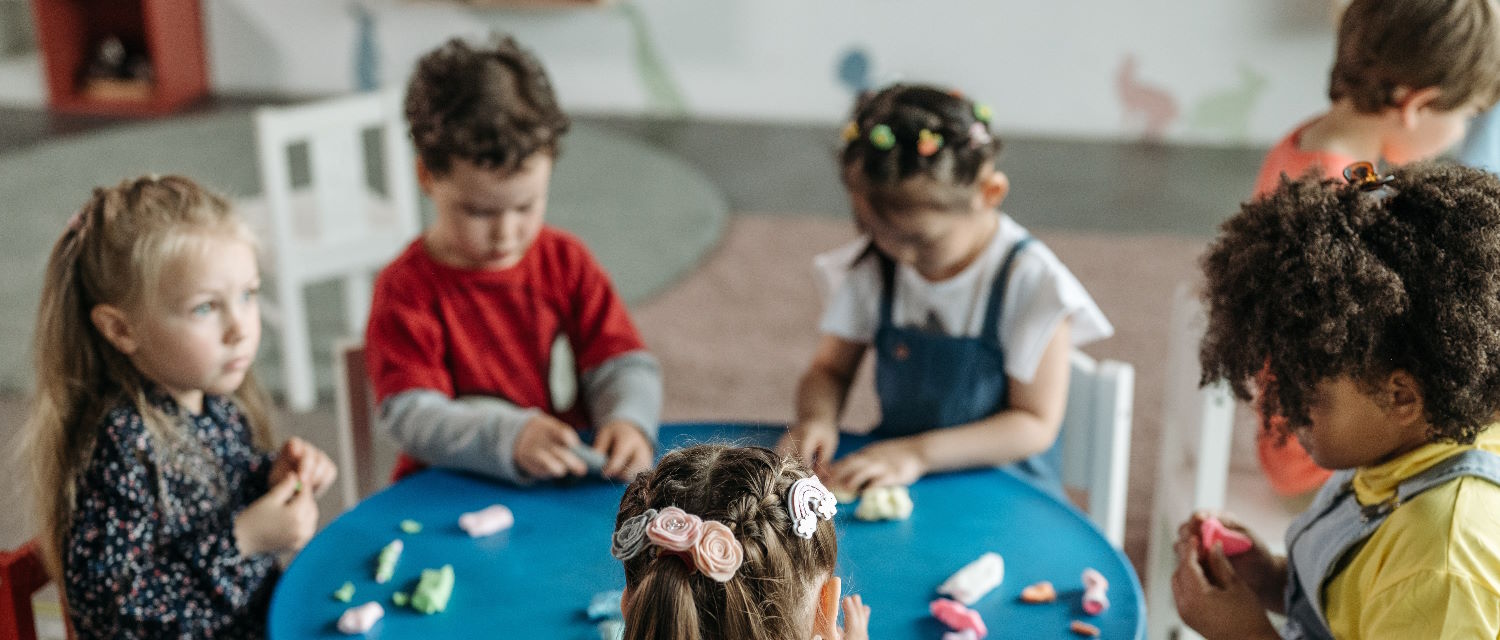 children play with clay